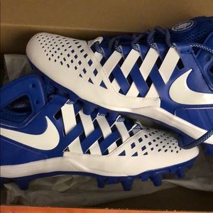 Lacrosse cleats size 7.5 men’s. Never warn